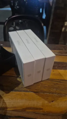 iPhone 17 pro Max silver