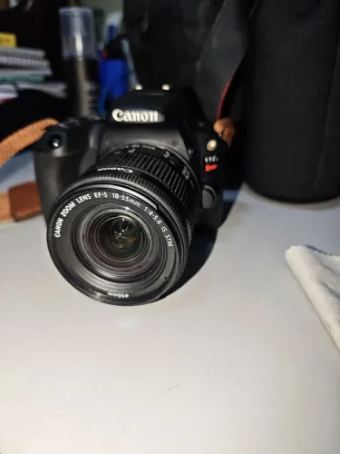 Câmera Canon SL2 (Semi-nova) + Kit Duplo de Lentes (18-55mm e 55-250mm) + Acessórios