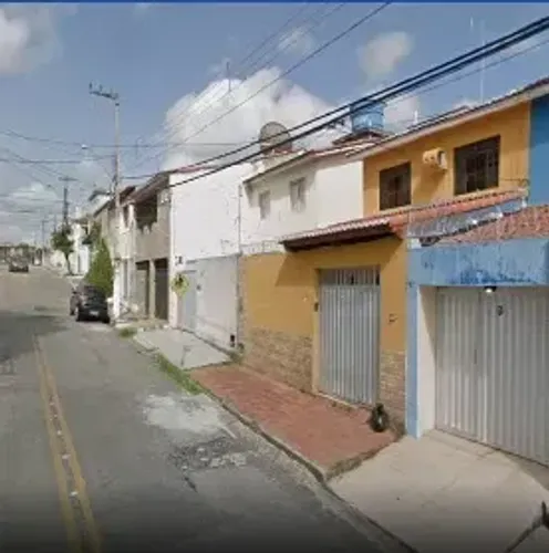 Vende-se casa duplex com 4 quartos em Capim Macio - Natal - RN