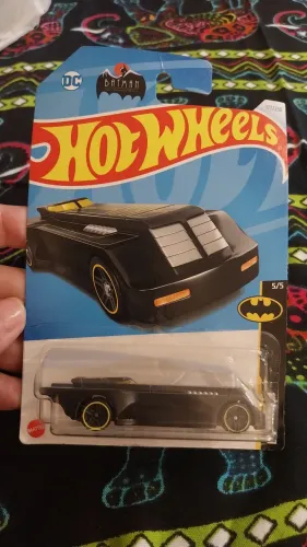 Carrinho hotweels Batmobile DC da Série Animada