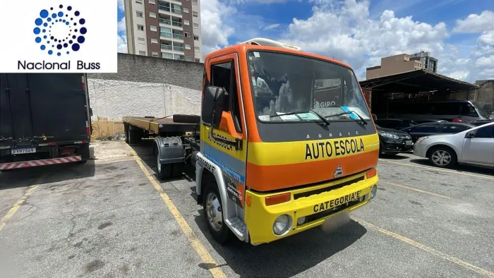 Caminhão agrale 8500 categoria e para auto escolas