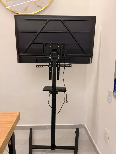 Suporte televisao com rodas