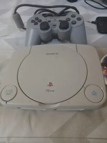 Playstation 1 completo com controle original fonte cabo AV funcionando o leitor 