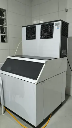 Máquina de Gelo Everest módulo 150kg