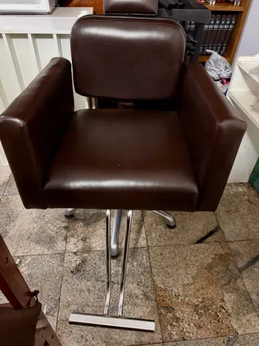 Repasse de Salão / Estúdio de Unhas Completo Premium + 5 Expositores (Retirada no Anil)
