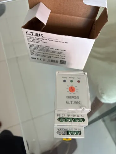 Controlador inteligente para recarga elétrica