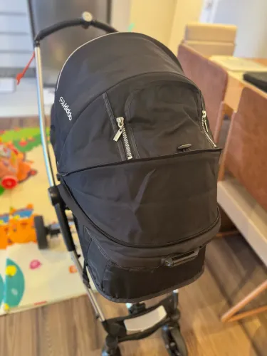 Carrinho de bebê + bb conforto + canguru ( Marca kiddo)