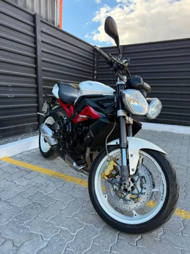 Triumph Street Triple 675r 2014