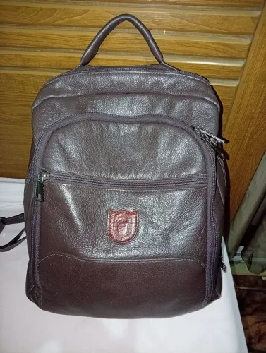 Mochila em couro legítimo