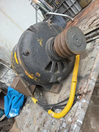 Motor Elétrico Antigo De Ferro Fundido - Potente (Aprox. 10 CV) Com Polia Tripla