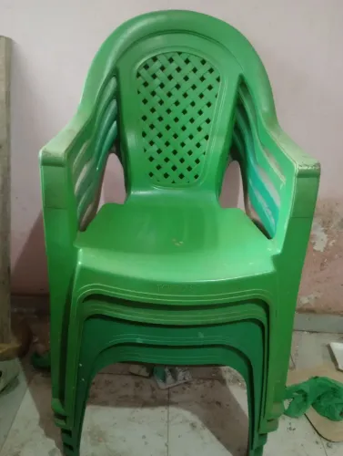 Cadeiras plásticas