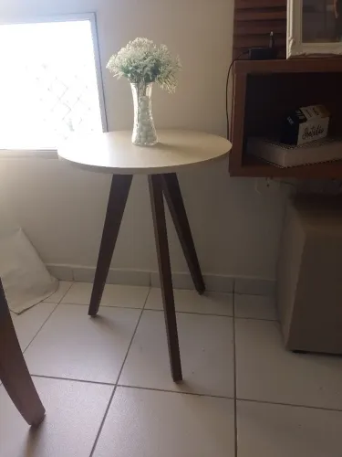Mesa de canto 