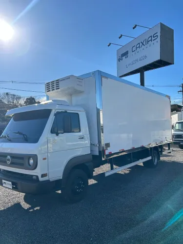 Volks 9-150 com câmara fria
