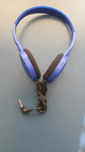 Fone de ouvido circo-auricular novo