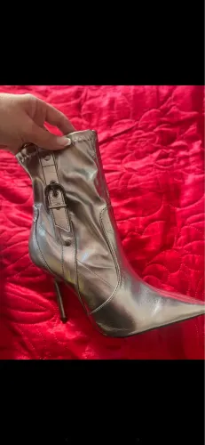 Bota cinza 