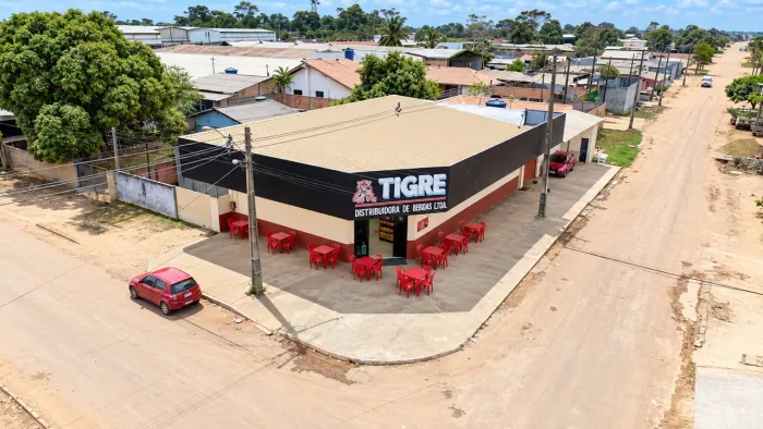 IMÓVEL RESIDENCIAL + PONTO COMERCIAL À VENDA