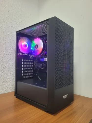 PC GAMER RYZEN 3 3200G + GABINETE MID TOWER PRETO