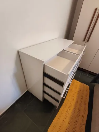 Cômoda com 8 gaveteiros