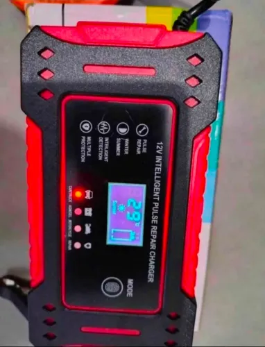 Carregador de Bateria Carro e Moto 12V
