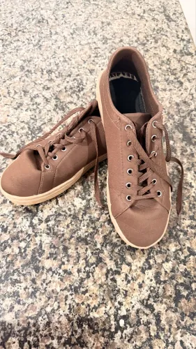 Sapato masculino tam 36/37 boas condições (entrega por conta do cliente)