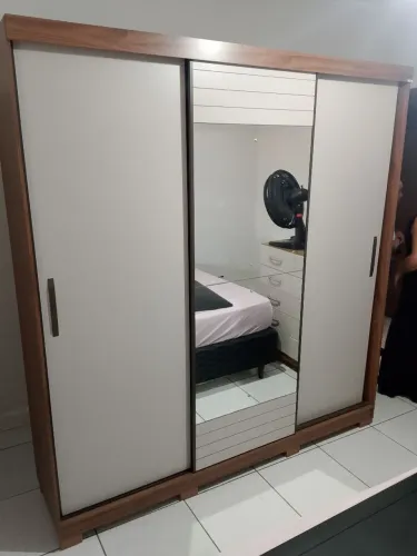 Vêndo guarda roupa Casal entrega e montagem grátis