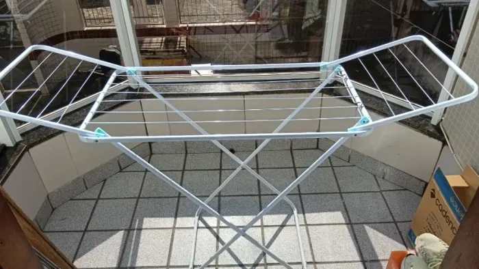 Varal de Roupas com ABAS