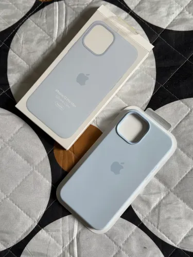 capa de silicone com magsafe para iPhone 12 pro max céu azul