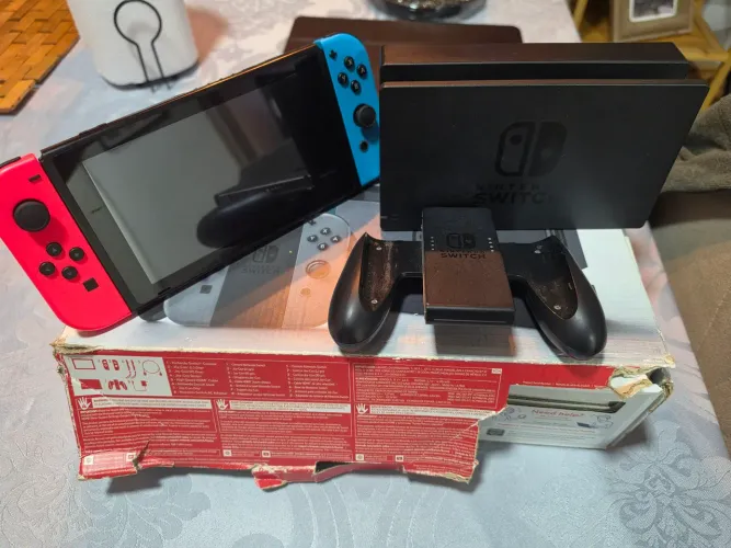 Nintendo Switch V1 com cartão de 128GB