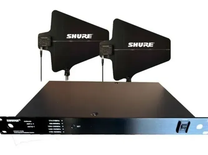 Antena Shure UA 845+SWB com 2 antenas direcionais - Combiner