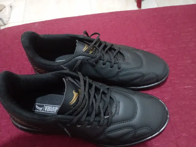 Vendo chuteira de society nova nunca usei 60$