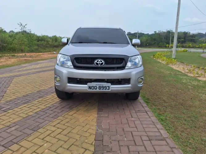 Toyota Hilux CD D4-d 4X2 2.5 16V 102cv TB Dies. 2010
