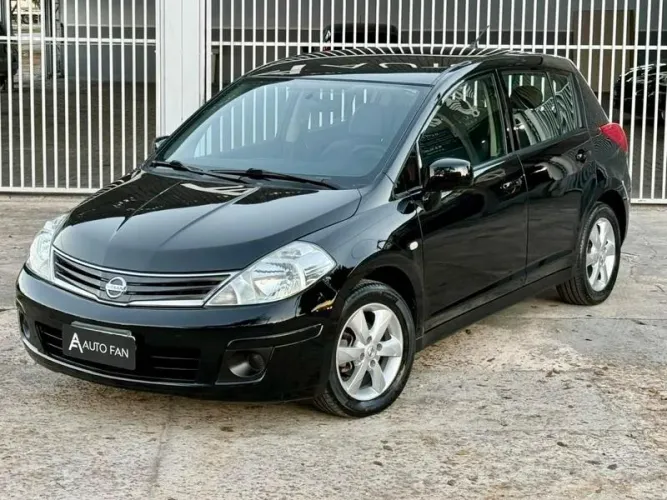 Nissan Tiida S 1.8/1.8 Flex 16V Mec. 2012