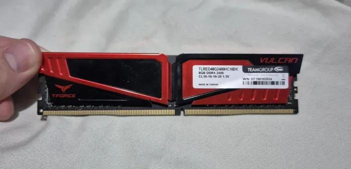 Memória RAM 8GB DDR4 2400MHz