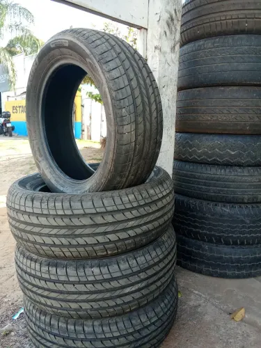 Estou vendendo um jogo de peneus aro 16 pra carros de passeio