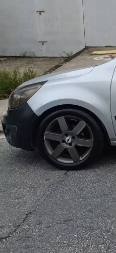 Vendo jogo de Rodas aro 17 GM 4 furos