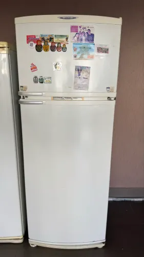 GELADEIRA BRASTEMP FROST FREE 430 LTS, FUNCIONANDO PERFEITO, lâmpada interna queimada.