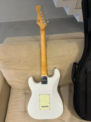 Guitarra Crafter sera Strato