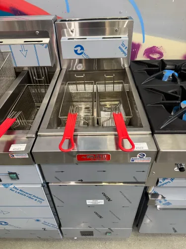 Fritadeira industrial a gás 25 litros 90.000 btus nova