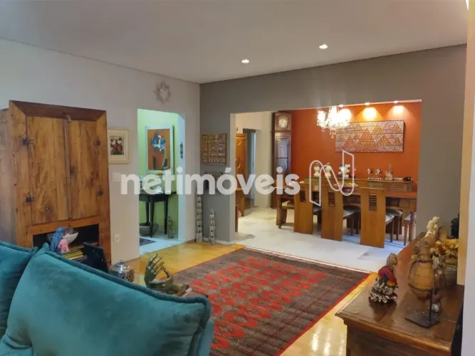 Apartamento à venda no Santo Agostinho, 4/4, 2 suítes, 2 vgs, elevador.