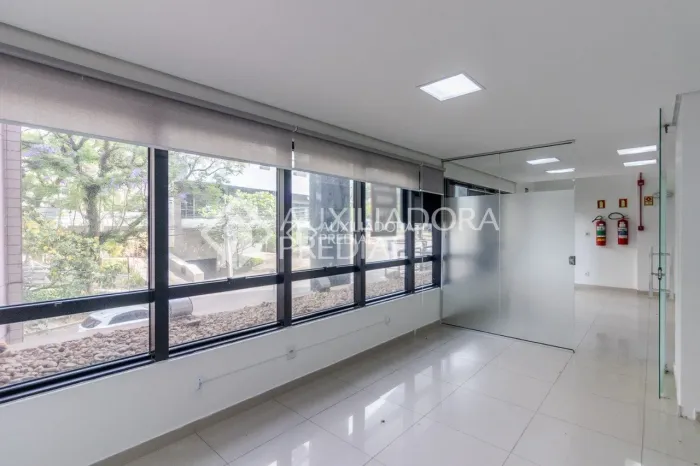 Ponto Comercial/Loja à Venda no Bairro Petrópolis com Área de 11 m² disponível!