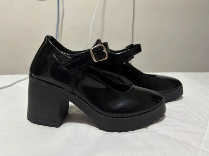 Sapato Mary Jane Preto em Verniz | Salto Bloco Tratorado | Tam. 34 | Estado de Novo