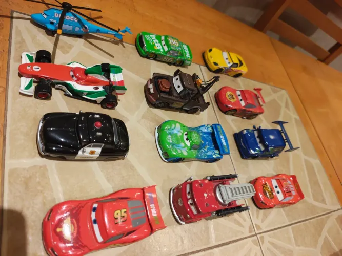 Miniaturas do filme carros