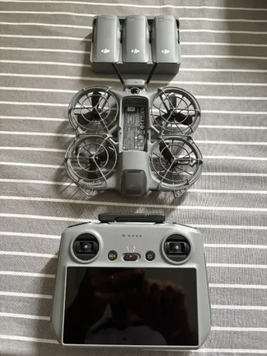 Drone DJI NEO 2 + 3 baterias + Controle RC2 (con tela) + mochila