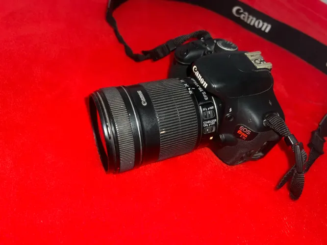 Kit Câmera Canon EOS Rebel T3i + Lente 18-135mm IS - Completa - Excelente Estado