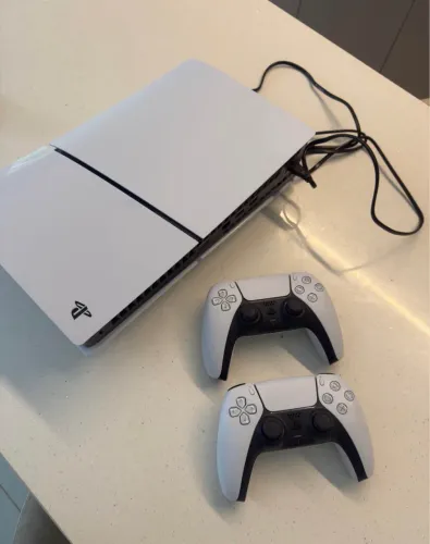 PS5 Slim 1TB com leitor + 2 controles