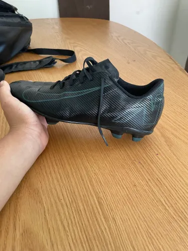 Chuteira Nike Mercurial Campo FG Preta - Semi Nova