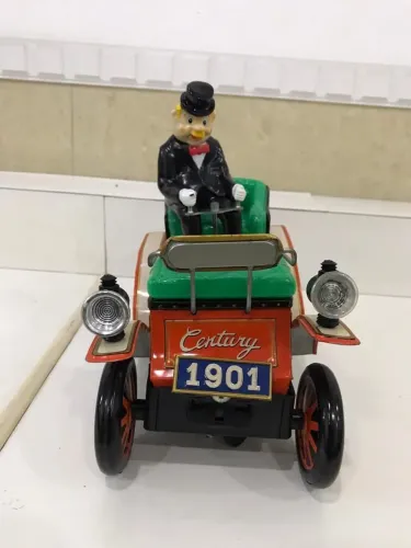 Carrinho de lata japonês