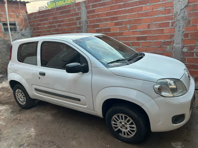 Fiat Uno Vivace Celeb. 1.0 EVO F. Flex 8V 3P 2014