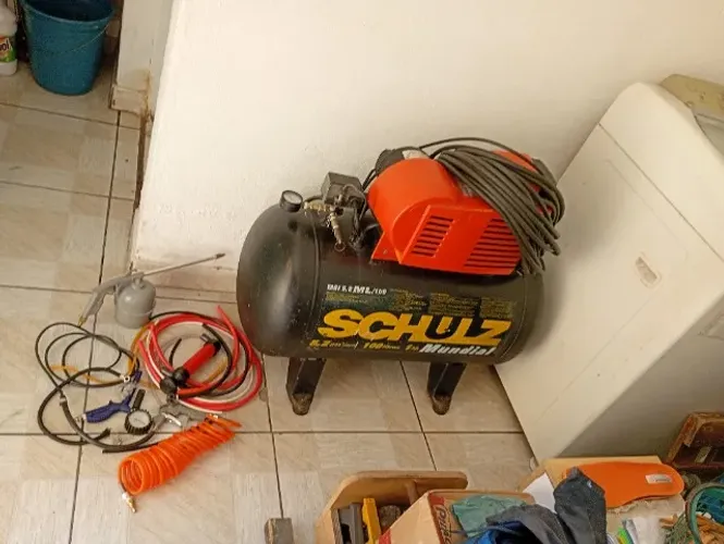 COMPRESSOR SCHULZ COM MANGUEIRA E ACESSÓRIOS R$ 1.800,00