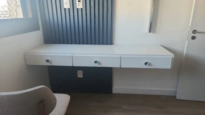 Vendo Mesa/Penteadeira Branca